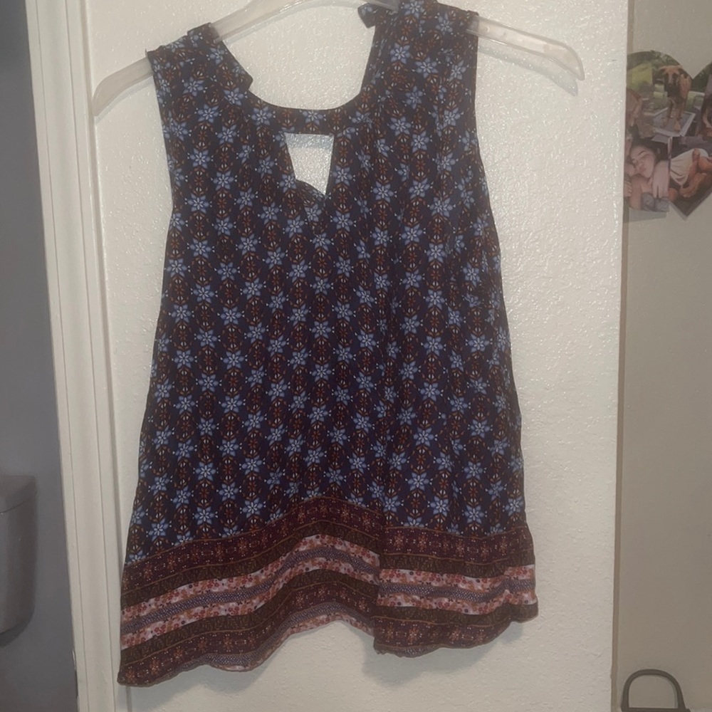 Cut out shoulder top!